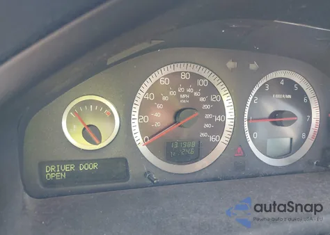 2005 Volvo S80 T6 z USA, uszkodzony, nr VIN YV1TS911351391546